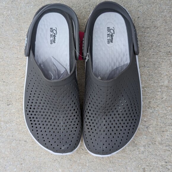 Gray Unisex Classic Clogs Sandals with Back Strap Water Friendly Slip-ons - Picture 1 of 3